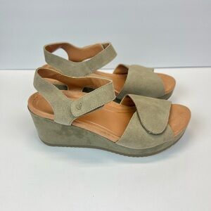 Vionic Hoola Astrid Il Taupe Wedge Sandals Size 9.5